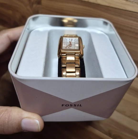 Fossil Women's Gold-Tone Watch with White Dial - Picture 7 of 7